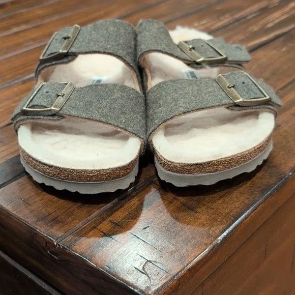 NWOT Birkenstock Arizona Wool Felt Khaki Sandal - Picture 2 of 10